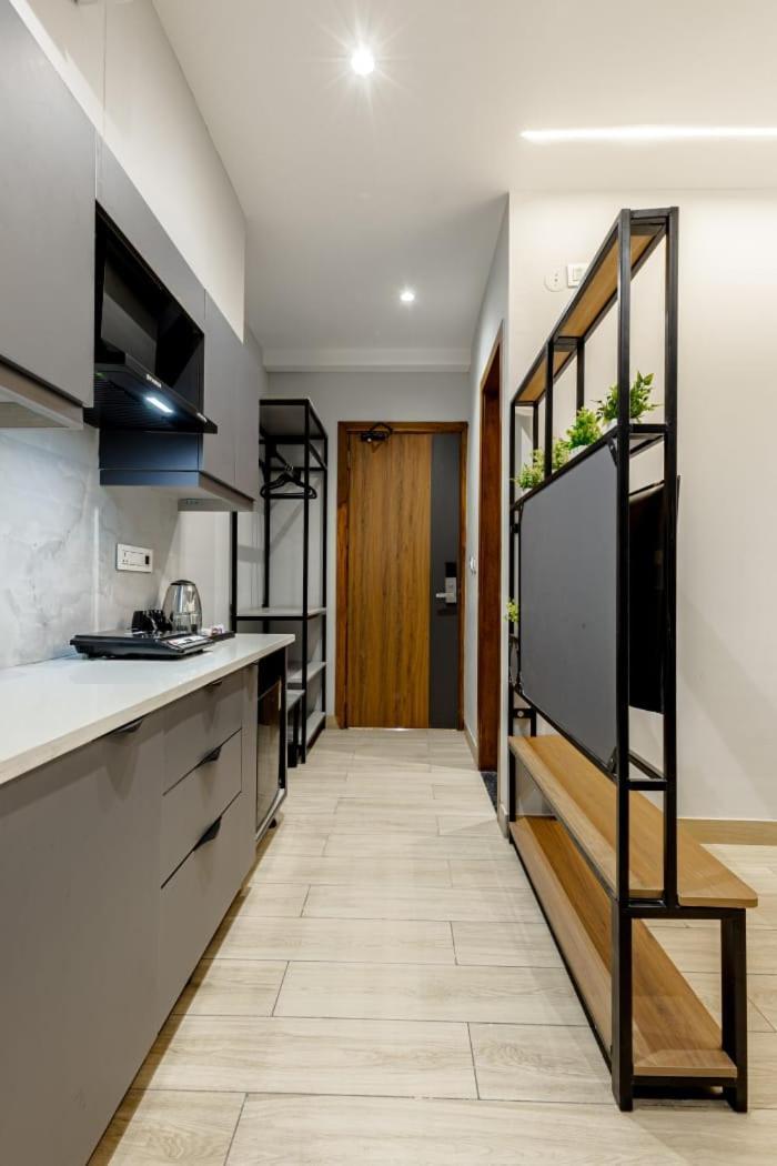 Hotel Imperial Stayz Sector 51 Gurgaon Exterior photo