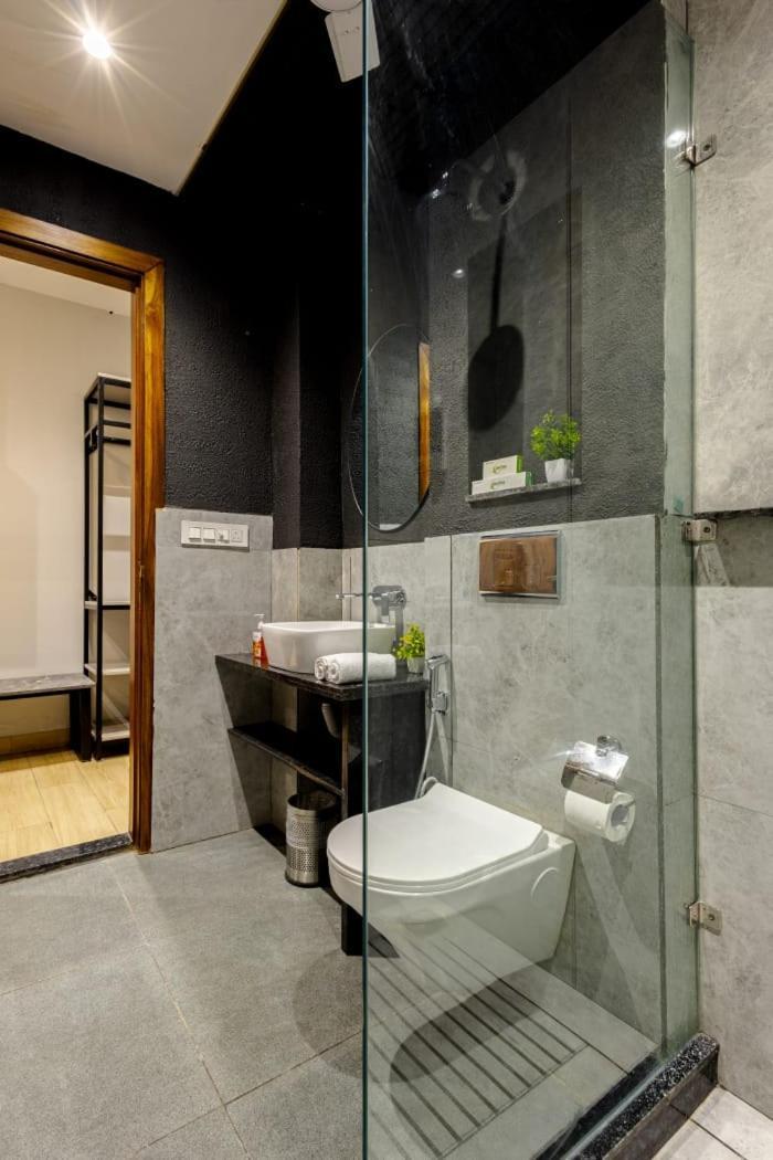 Hotel Imperial Stayz Sector 51 Gurgaon Exterior photo